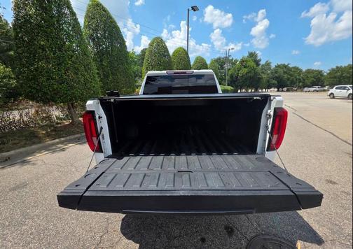 White 2019 GMC Sierra 1500 AT4