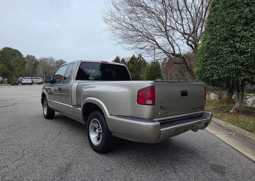 2000 Chevrolet S-10 Base