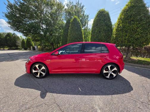 2015 Volkswagen Golf GTI 2.0T SE 4-Door