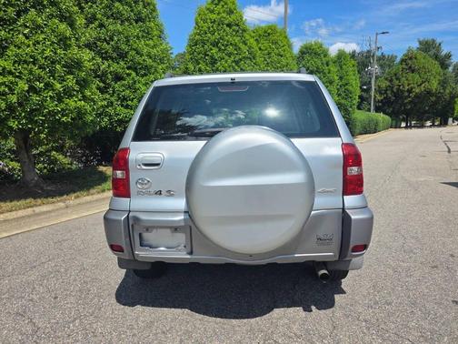 Gray 2005 Toyota RAV4 Base