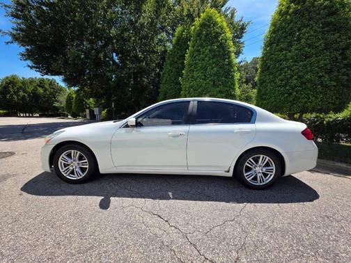 Moonlight White 2013 INFINITI G37 Journey