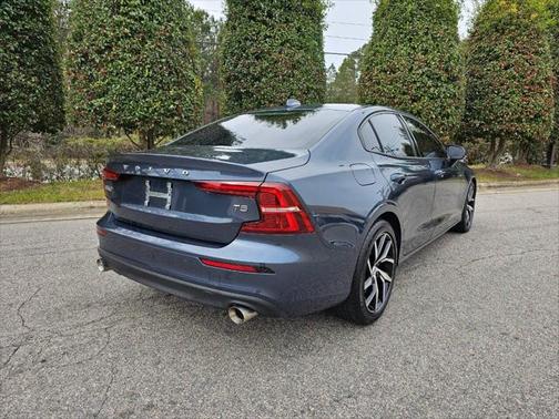 2020 Volvo S60 T5 Momentum