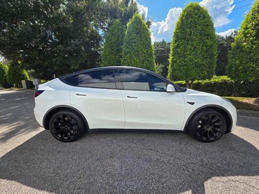 2021 Tesla Model Y Standard Range Rear-Wheel Drive
