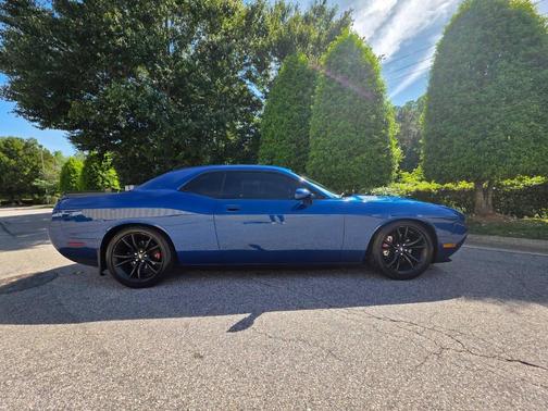 Deep Water Blue Pearlcoat 2010 Dodge Challenger R/T