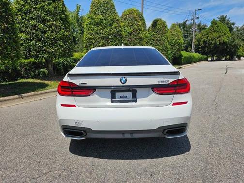 2016 BMW 750 i xDrive