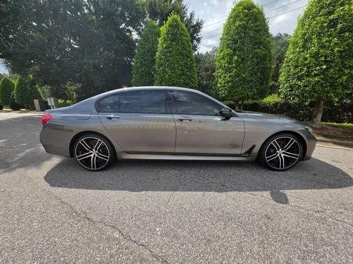 2019 BMW 750 i xDrive