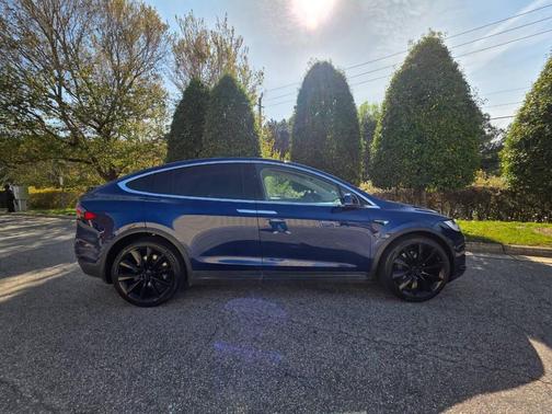 Deep Blue Metallic 2018 Tesla Model X 75D