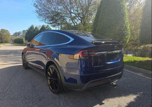 Deep Blue Metallic 2018 Tesla Model X 75D