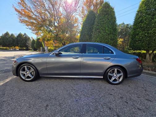 2017 Mercedes-Benz E-Class E 300 4dr Sedan