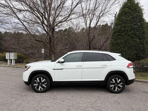 2022 Volkswagen Atlas Cross Sport 2.0T SE