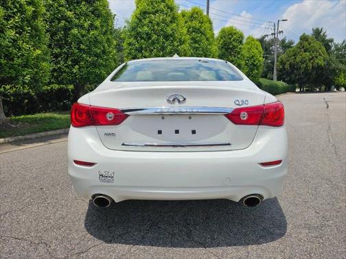2015 INFINITI Q50 Base