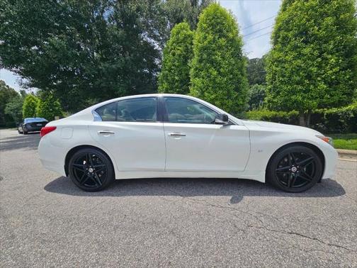 2015 INFINITI Q50 Base