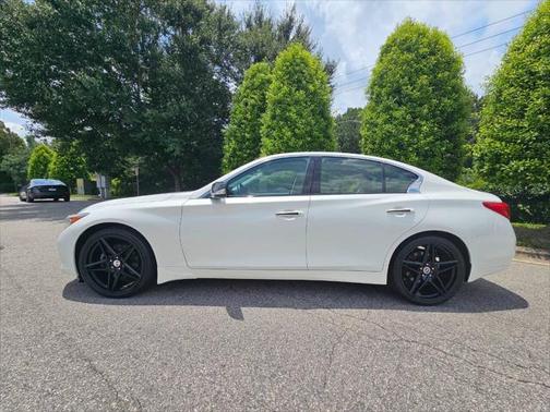 2015 INFINITI Q50 Base