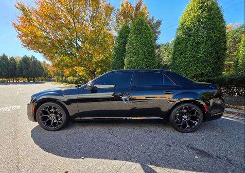 2019 Chrysler 300 S