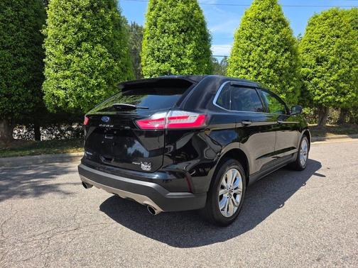 Agate Black Metallic 2022 Ford Edge Titanium
