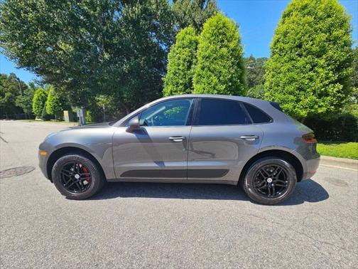 2018 Porsche Macan Base