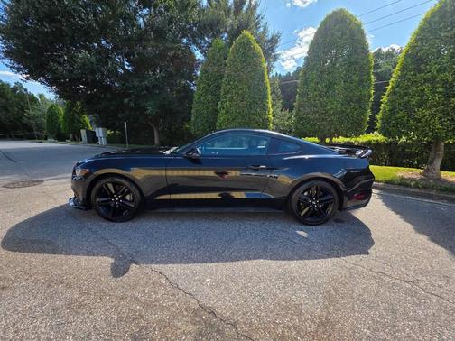 2017 Ford Mustang EcoBoost Premium