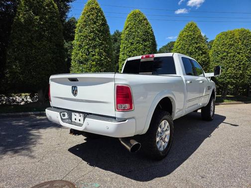 2017 RAM 2500 Laramie Crew Cab 4x4 6'4' Box