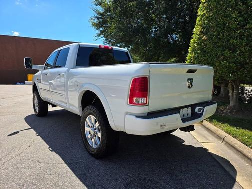 2017 RAM 2500 Laramie Crew Cab 4x4 6'4' Box