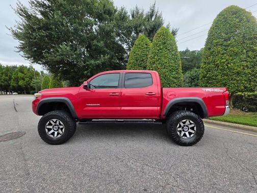 2016 Toyota Tacoma TRD Sport