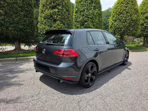 Carbon Steel Gray Metallic 2016 Volkswagen Golf GTI 2.0T SE 4-Door