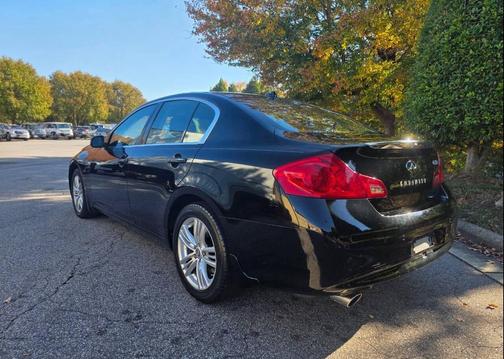 2010 INFINITI G37x Base