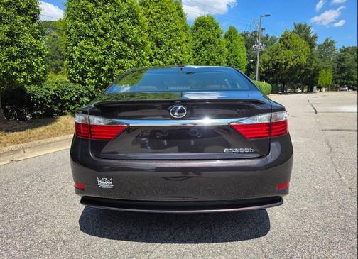 Brown 2013 Lexus ES 300h Base