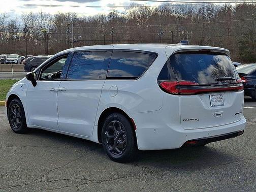 Bright White Clearcoat 2024 Chrysler Pacifica Hybrid S Appearance Pkg
