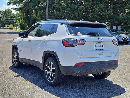 Bright White Clearcoat 2026 Jeep Compass Limited