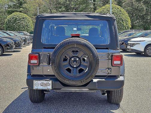 Granite Crystal Metallic Clearcoat 2022 Jeep Wrangler Sport