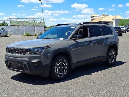Sting-Gray Clearcoat 2026 Jeep Cherokee Limited