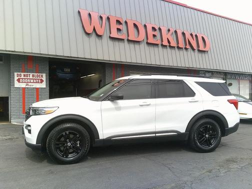 Oxford White 2021 Ford Explorer XLT