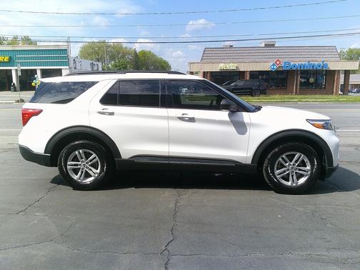 Oxford White 2021 Ford Explorer XLT