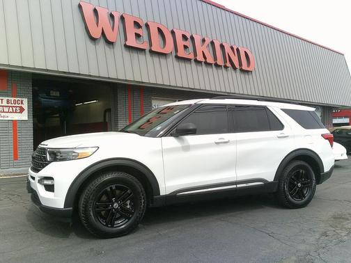 Oxford White 2021 Ford Explorer XLT