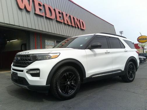 Oxford White 2021 Ford Explorer XLT