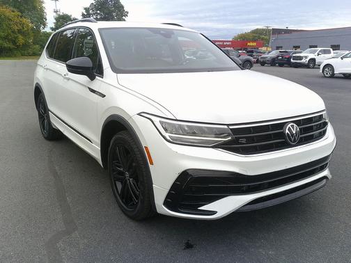 White 2022 Volkswagen Tiguan 2.0T SE R-Line Black 4MOTION