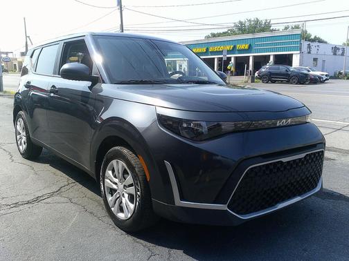 Gravity Gray 2025 Kia Soul LX