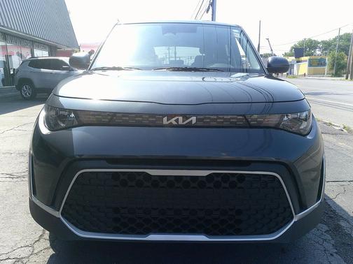 Gravity Gray 2025 Kia Soul LX