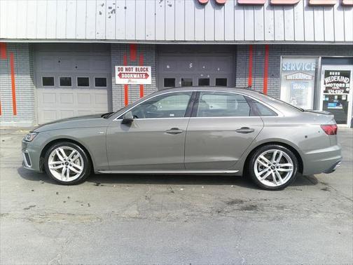 2024 Audi A4 45 S line Premium Plus