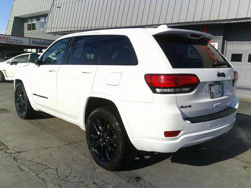 2022 Jeep Grand Cherokee Laredo