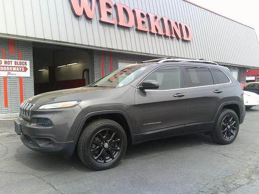 Granite Crystal Metallic Clearcoat 2017 Jeep Cherokee Latitude