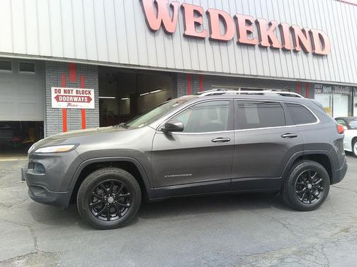 Granite Crystal Metallic Clearcoat 2017 Jeep Cherokee Latitude