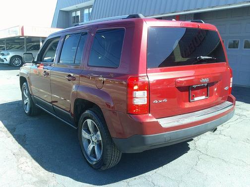 Granite Crystal Metallic Clearcoat 2016 Jeep Patriot Latitude