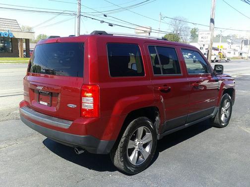 Granite Crystal Metallic Clearcoat 2016 Jeep Patriot Latitude
