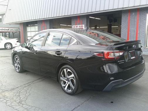 Crystal Black Silica 2021 Subaru Legacy Limited