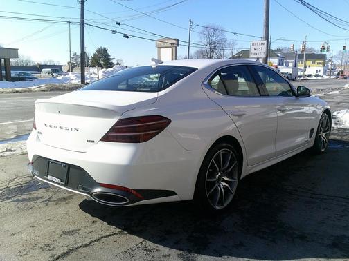 2022 Genesis G70 3.3T RWD