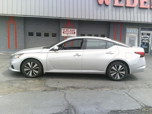 Brilliant Silver Metallic 2019 Nissan Altima 2.5 SV
