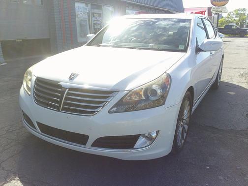 White Satin Pearl 2014 Hyundai Equus Signature