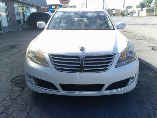 White Satin Pearl 2014 Hyundai Equus Signature
