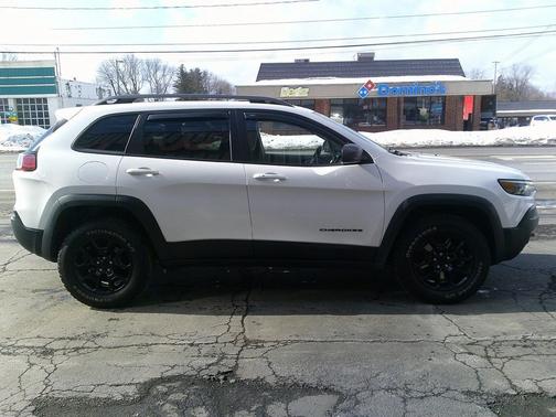 2021 Jeep Cherokee Trailhawk
